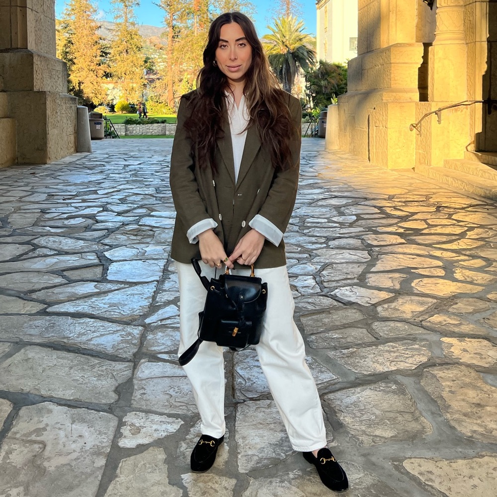 Meet your Posher, Mayra